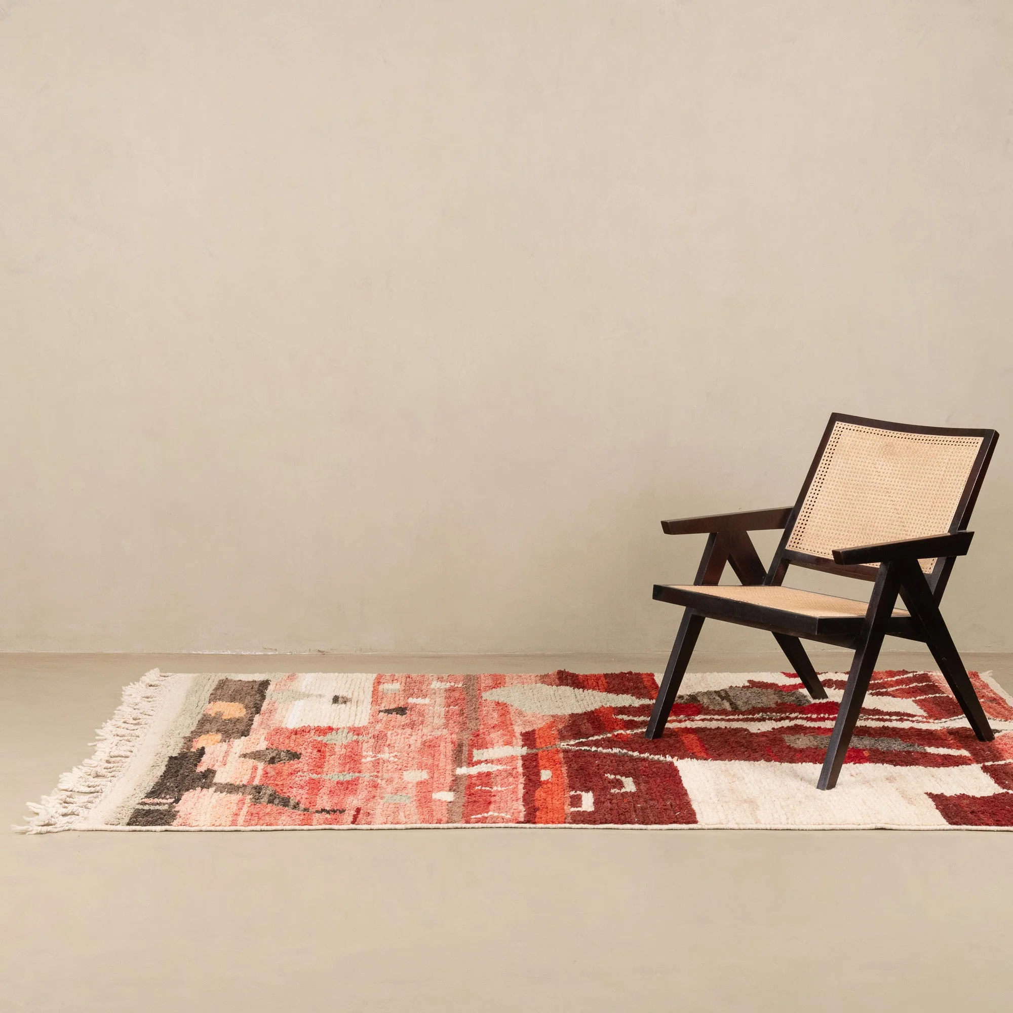 Interior view of Kilim moroccan rug 598, Red Kilim Moroccan Rug
